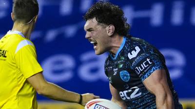 TIGERS CAPTURE MULHERN SIGNATURE